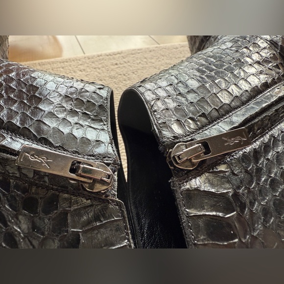 YSL Saint Laurent Black Crocodile Embossed Ankle Boots Side Zip Pointy Toe 37.5 - Picture 5 of 14